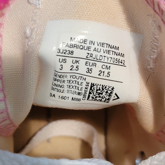 GIRL'S CONVERSE, PINK FLAMINGO COLOR, SIZE 3, CHUCK TAYLOR - Picture 3 of 4
